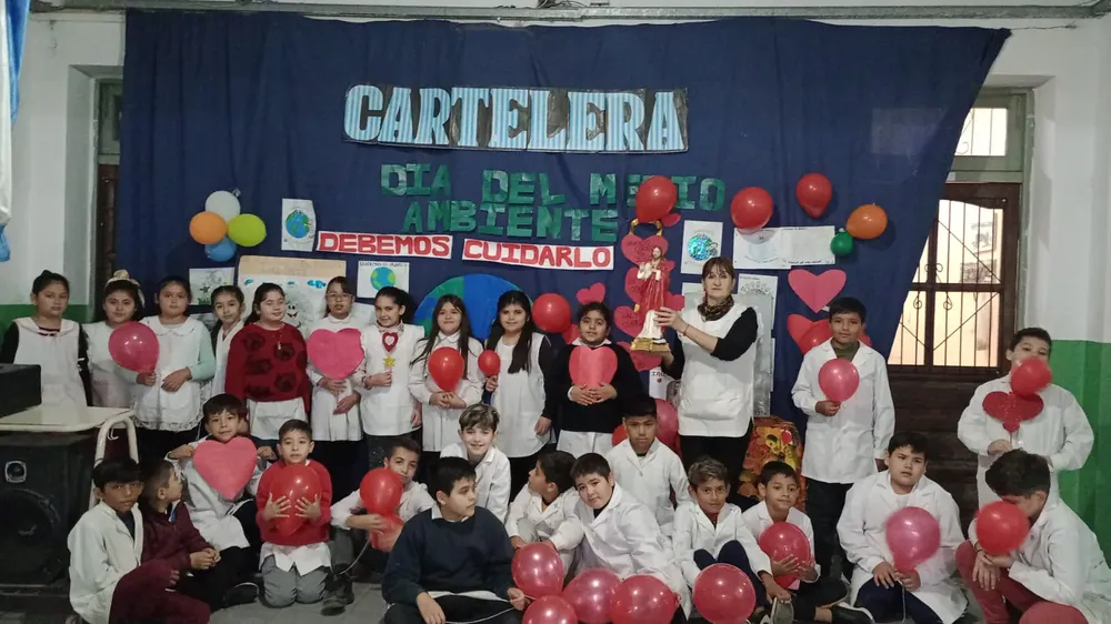 8dea0fca-0124-48fa-92cb-86aa9f4aecad