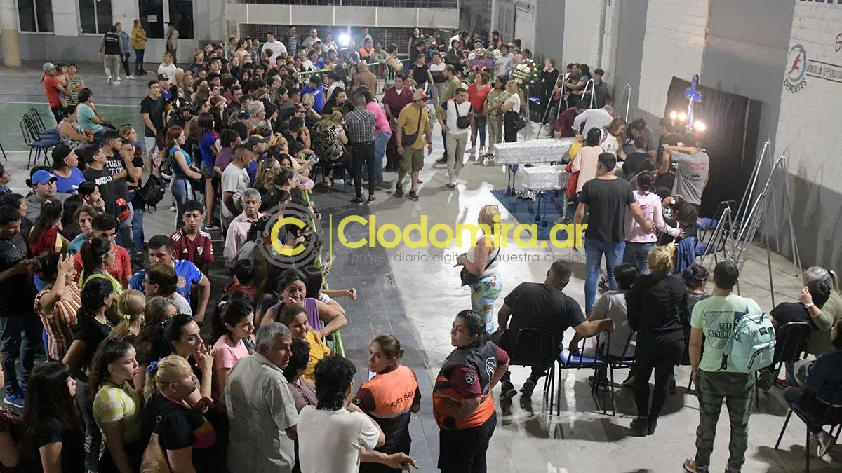 velorio-huguito-flores-461642-233720