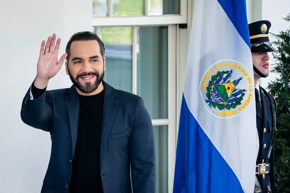 04int-elsalvador-termlimits-01-kqvz-superJumbo
